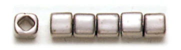 トーホービーズ 四角ビーズ（3mm） 外径約3mm カラーNo.566