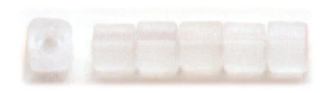 トーホービーズ 四角ビーズ（4mm） 外径約4mm カラーNo.1F