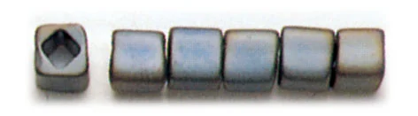 トーホービーズ 四角ビーズ（4mm） 外径約4mm カラーNo.613