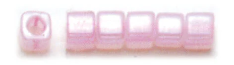 トーホービーズ 四角ビーズ（4mm） 外径約4mm カラーNo.909