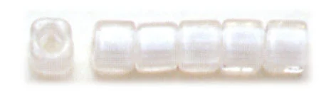 トーホービーズ 四角ビーズ（4mm） 外径約4mm カラーNo.981