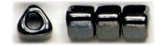 トーホービーズ 三角ビーズ（5mm） 外径約5mm カラーNo.81